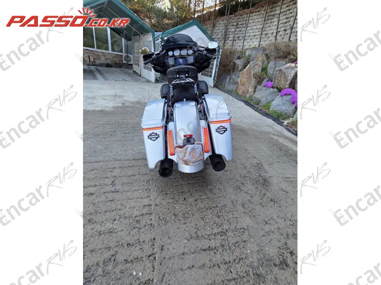 HARLEY-DAVIDSON FLHXS STREET GLIDE SPECIAL - фото 2