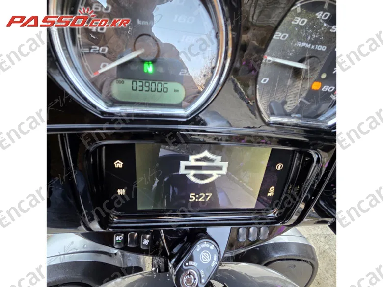 HARLEY-DAVIDSON FLHXS STREET GLIDE SPECIAL - фото 3