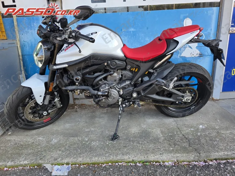 Ducati Monster 937 - фото 1