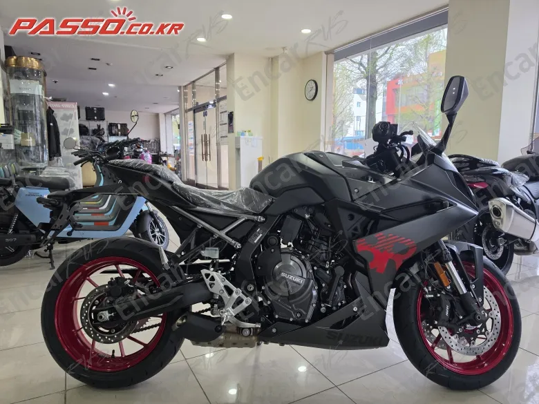 Suzuki Gsx 8 R - фото 0