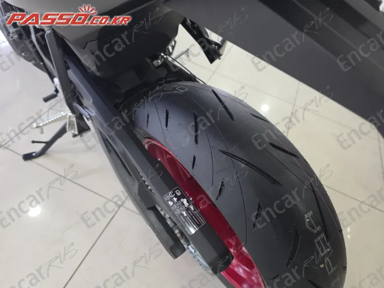 Suzuki Gsx 8 R - фото 5