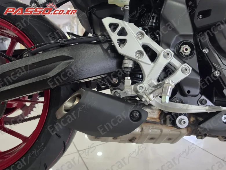 Suzuki Gsx 8 R - фото 6