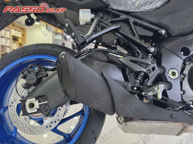Suzuki Gsx S 1000 Gx - фото 6