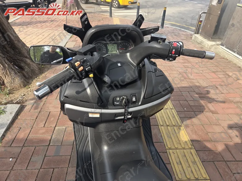 Suzuki Burgman 650 Executive - фото 3