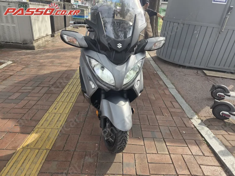 Suzuki Burgman 650 Executive - фото 4
