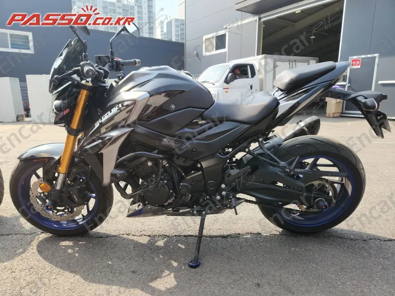 Suzuki Gsx S 750 - фото 1