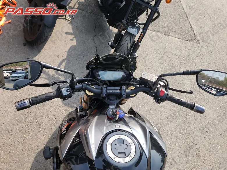 Suzuki Gsx S 750 - фото 3