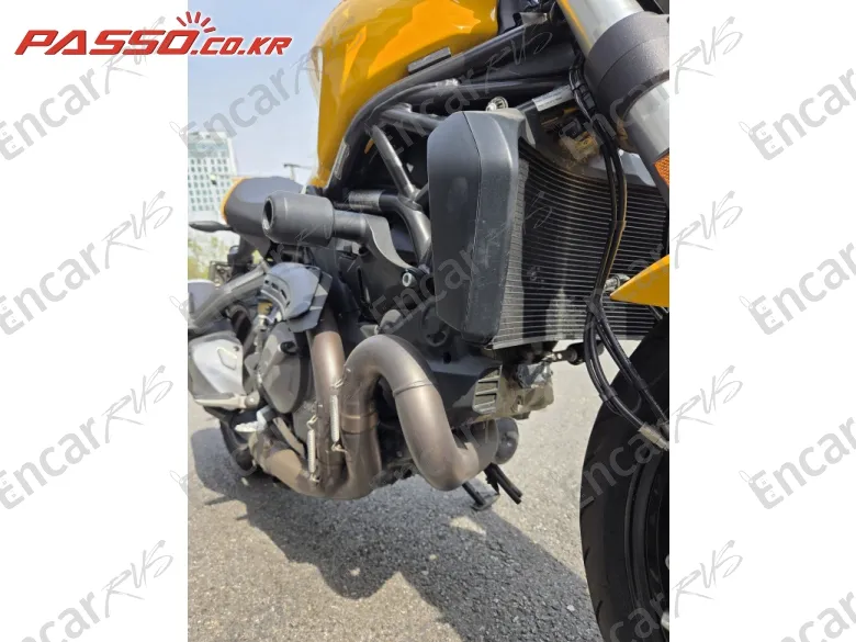 Ducati Monster 821 - фото 4