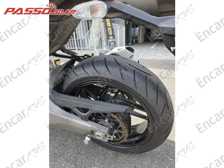 Ducati Monster 821 - фото 5