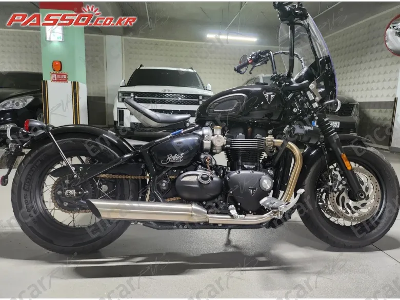 TRIUMPH BONNEVILLE BOBBER - фото 0