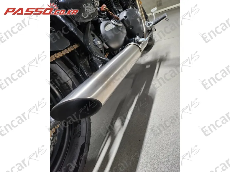 TRIUMPH BONNEVILLE BOBBER - фото 5