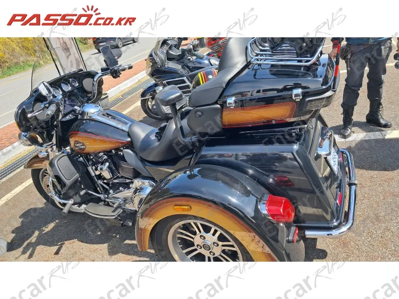 Harley-Davidson Flhtcutg Tri Glide Ultra Classic - фото 1