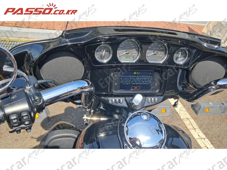 Harley-Davidson Flhtcutg Tri Glide Ultra Classic - фото 3