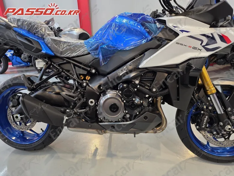 Suzuki Gsx S 1000 Gx - фото 6
