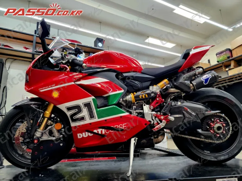 DUCATI PANIGALE V2 - фото 1