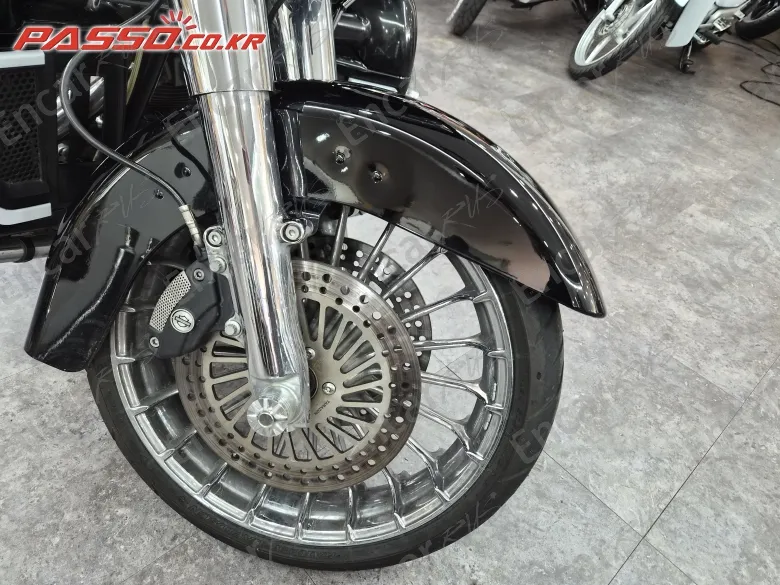 HARLEY-DAVIDSON FLTR - фото 5