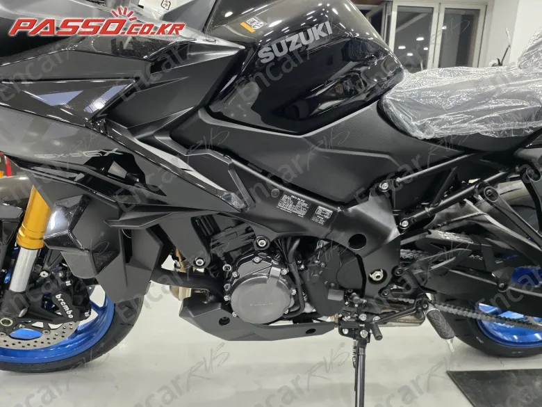 Suzuki Gsx S 1000 Gx - фото 4