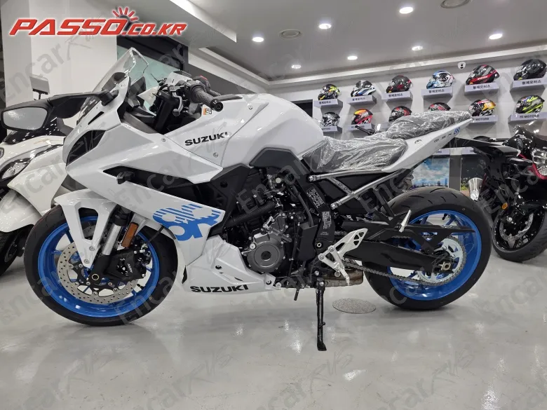 Suzuki Gsx 8 R - фото 1