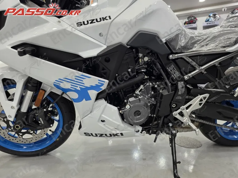 Suzuki Gsx 8 R - фото 4
