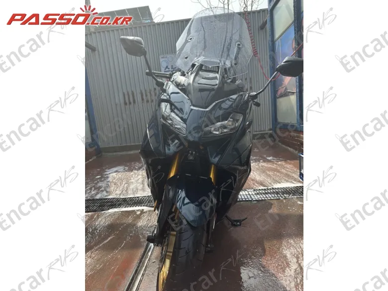 YAMAHA T MAX 560 - фото 4