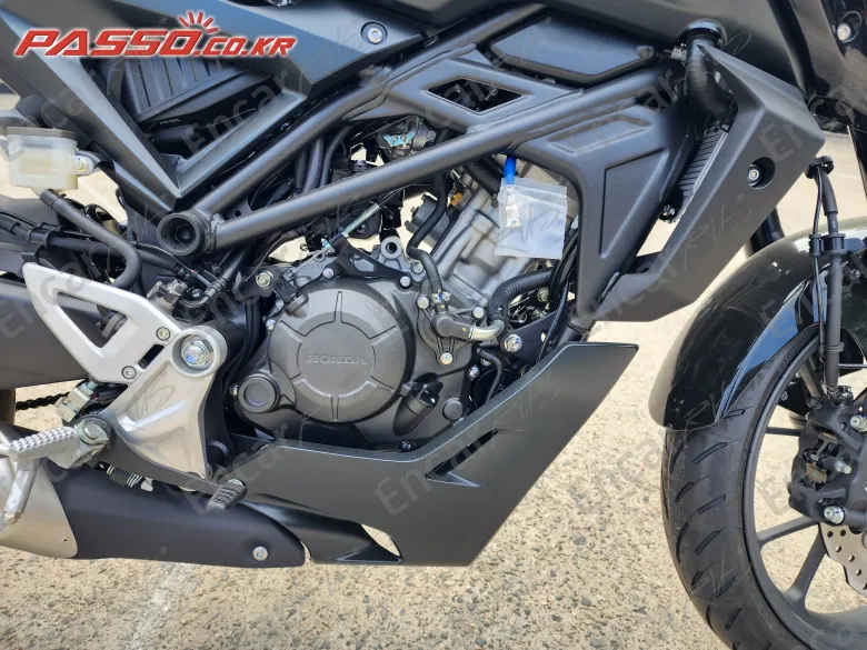 Honda Cb 125 R - фото 4