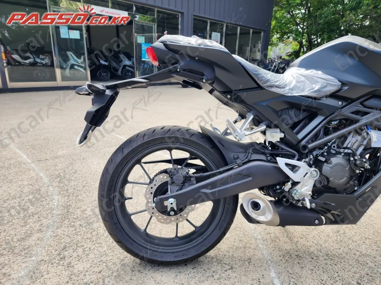 Honda Cb 125 R - фото 6