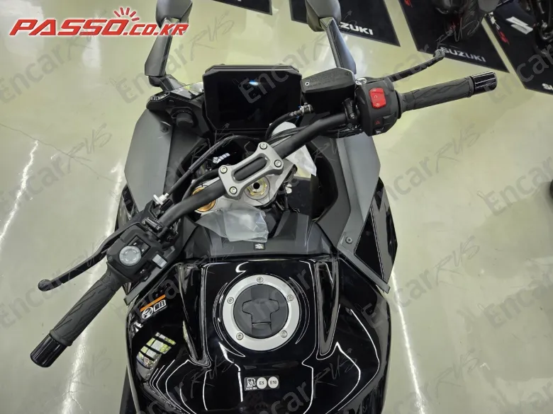 SUZUKI GSX S 1000 GT - фото 3