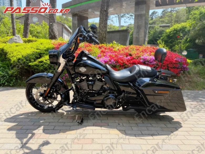 HARLEY-DAVIDSON ROAD KING SPECIAL - фото 1