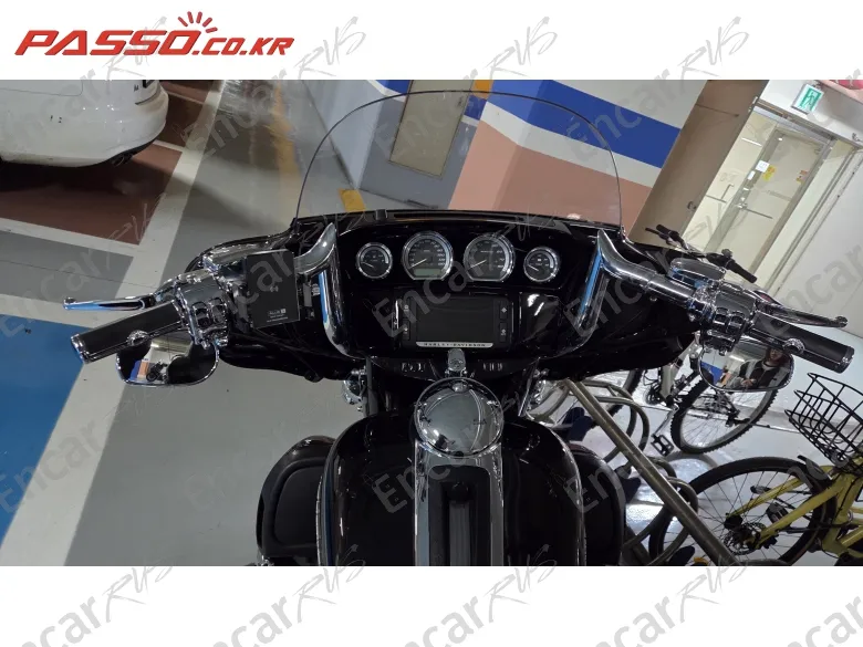 HARLEY-DAVIDSON ULTRA LIMITED LOW - фото 3