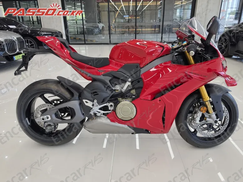 Ducati Panigale V4 S - фото 0