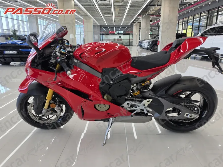 Ducati Panigale V4 S - фото 1