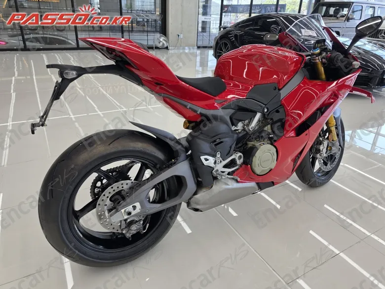 Ducati Panigale V4 S - фото 3