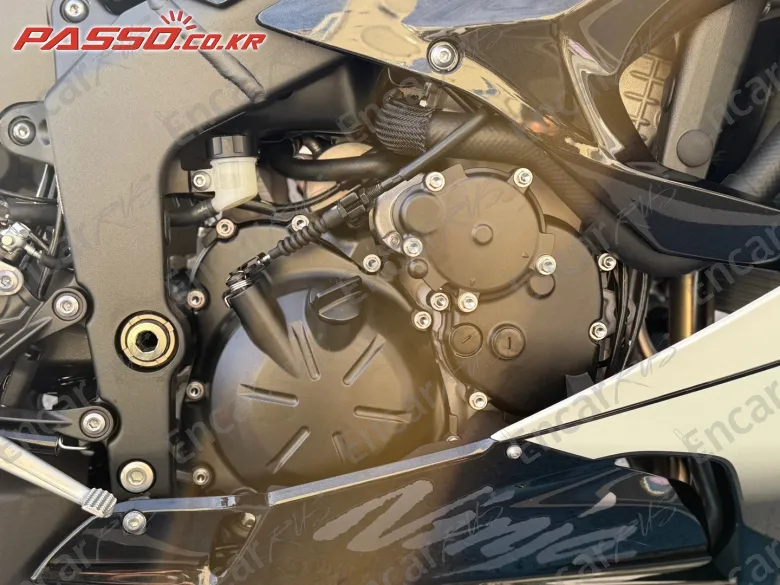 Kawasaki Zx 6 R - фото 4