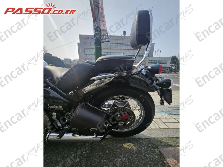Triumph Speedmaster - фото 5