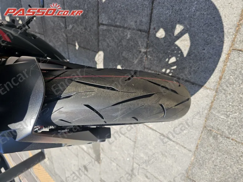 Suzuki Gsx 8 R - фото 5