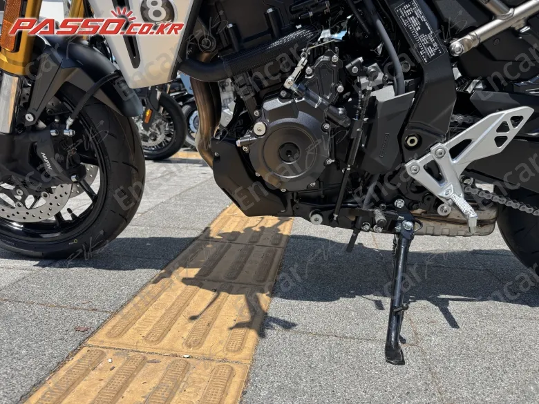Suzuki Gsx 8 T - фото 4