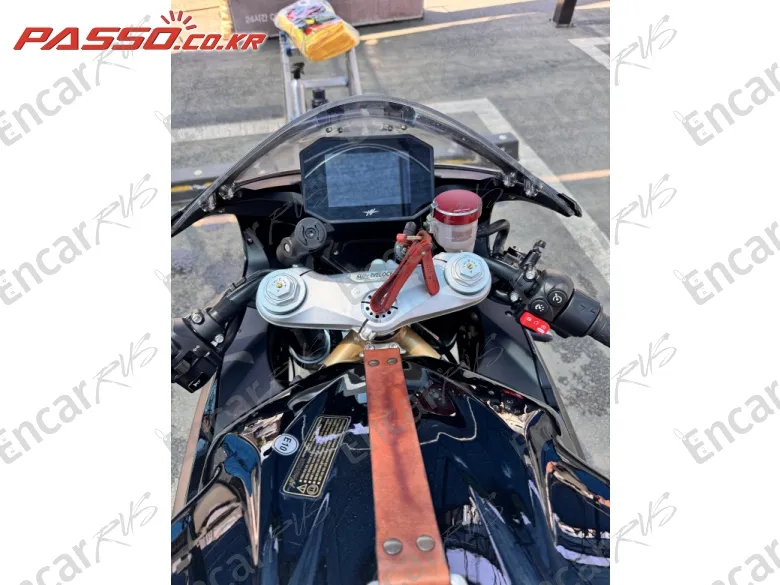 Mv Agusta Superveloce 800 - фото 3