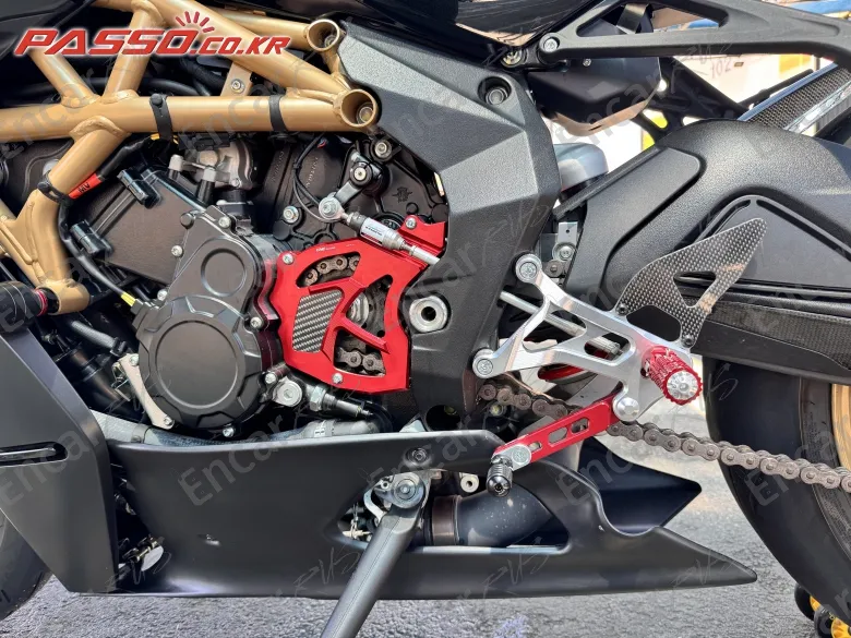 Mv Agusta Superveloce 800 - фото 4
