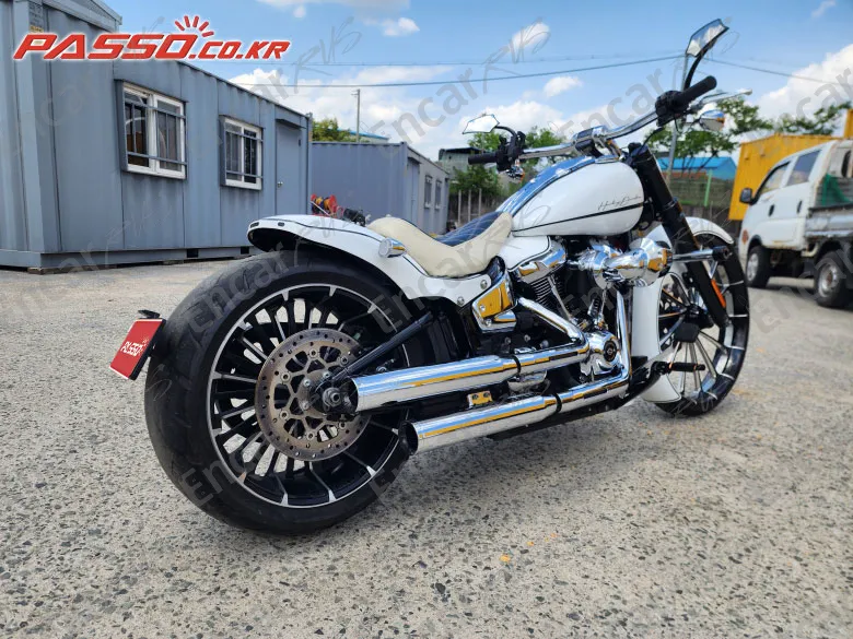 HARLEY-DAVIDSON BREAKOUT 117 - фото 2