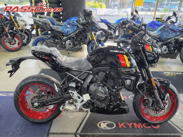 Suzuki Gsx 8 Tt - фото 0