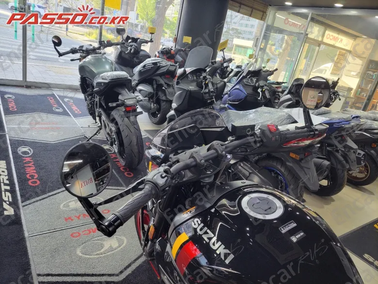 Suzuki Gsx 8 Tt - фото 3