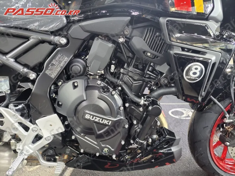Suzuki Gsx 8 Tt - фото 4