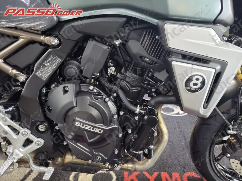 Suzuki Gsx 8 T - фото 4