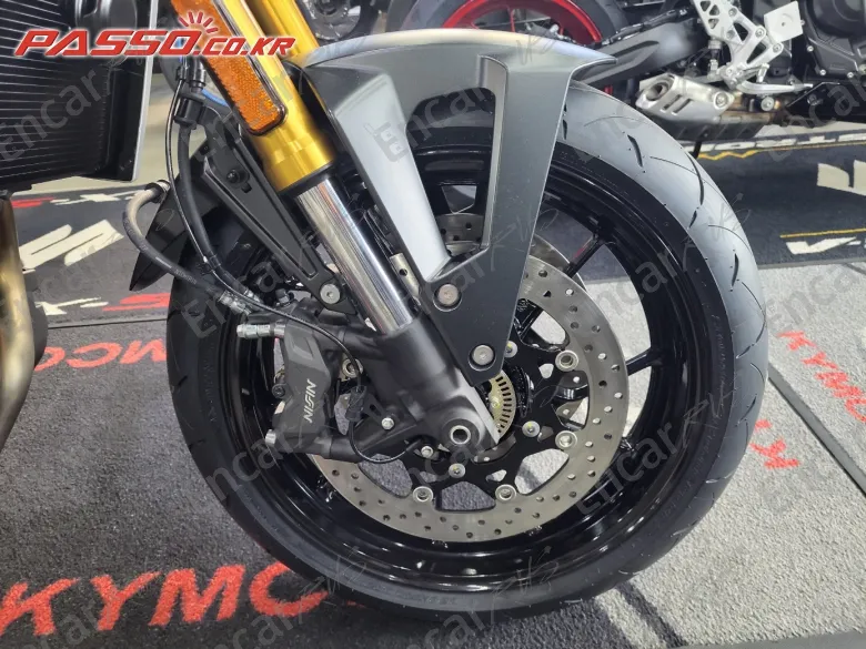 Suzuki Gsx 8 T - фото 5
