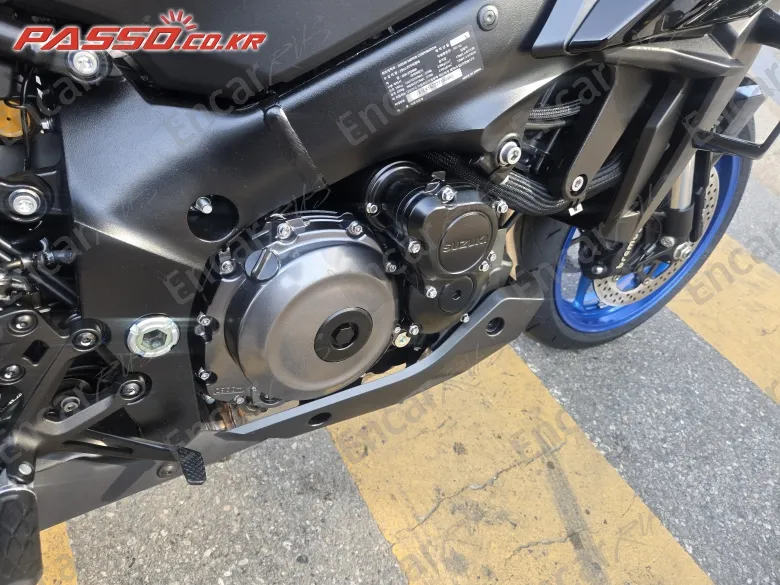 Suzuki Gsx S 1000 Gx - фото 4