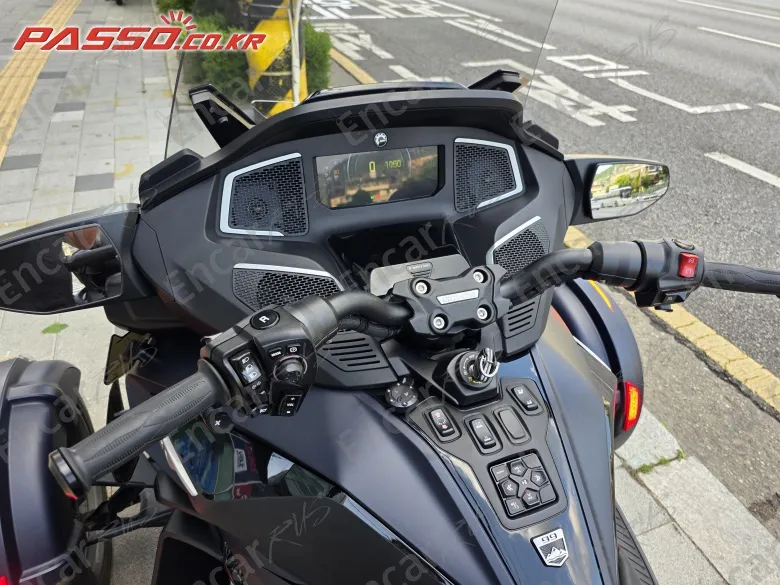 BRP CAN-AM SPYDER RT LIMITED - фото 3