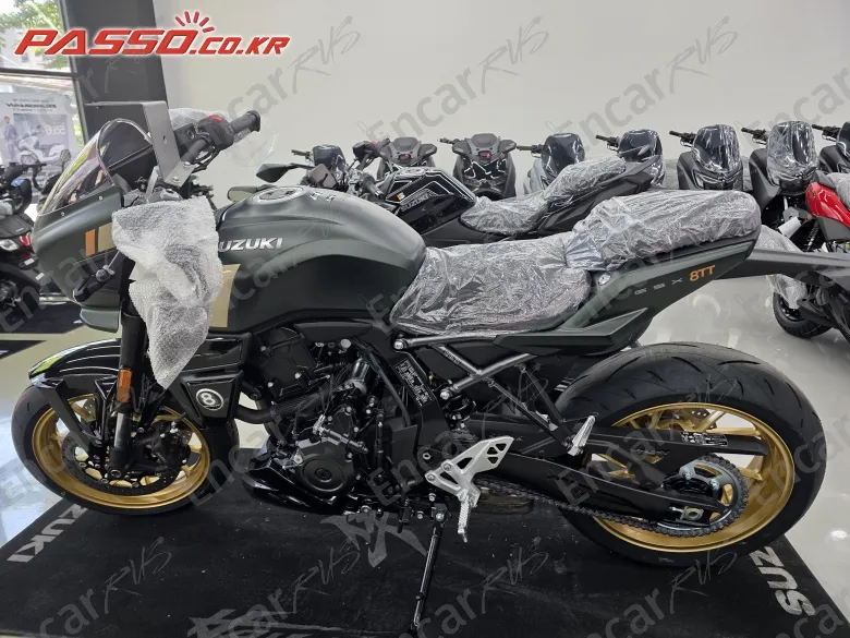 Suzuki Gsx 8 Tt - фото 1