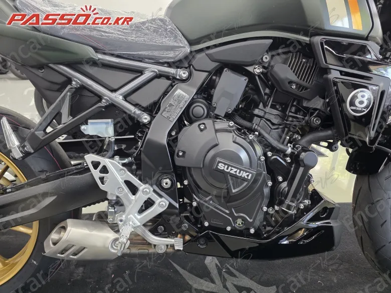 Suzuki Gsx 8 Tt - фото 6