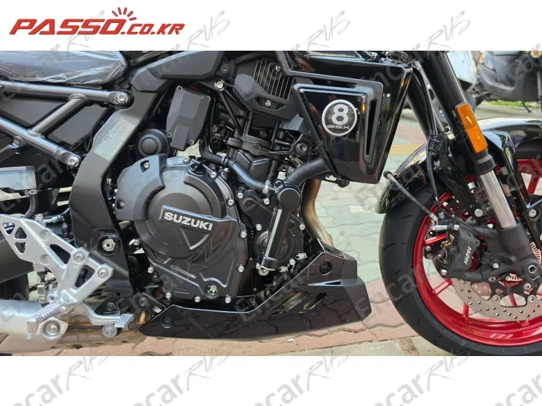Suzuki Gsx 8 Tt - фото 4
