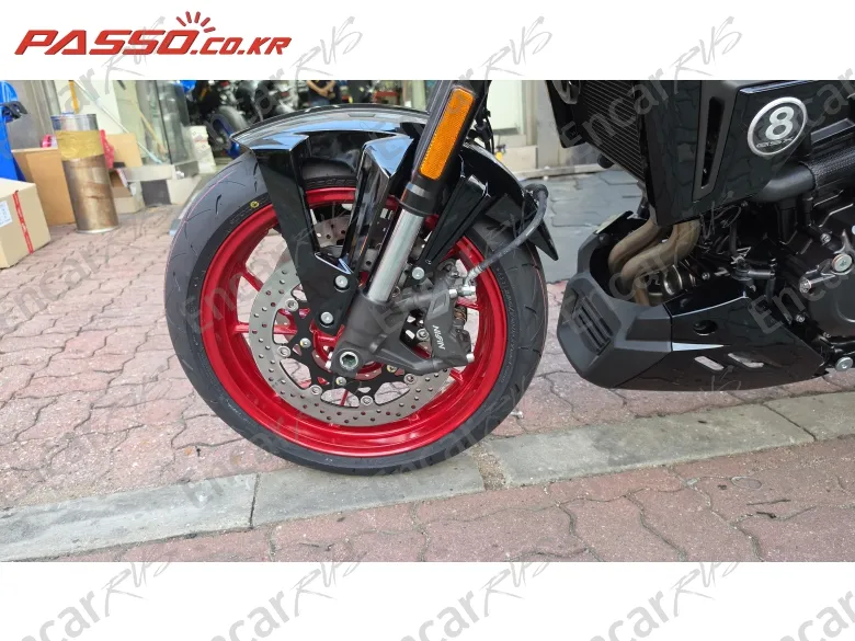 Suzuki Gsx 8 Tt - фото 5